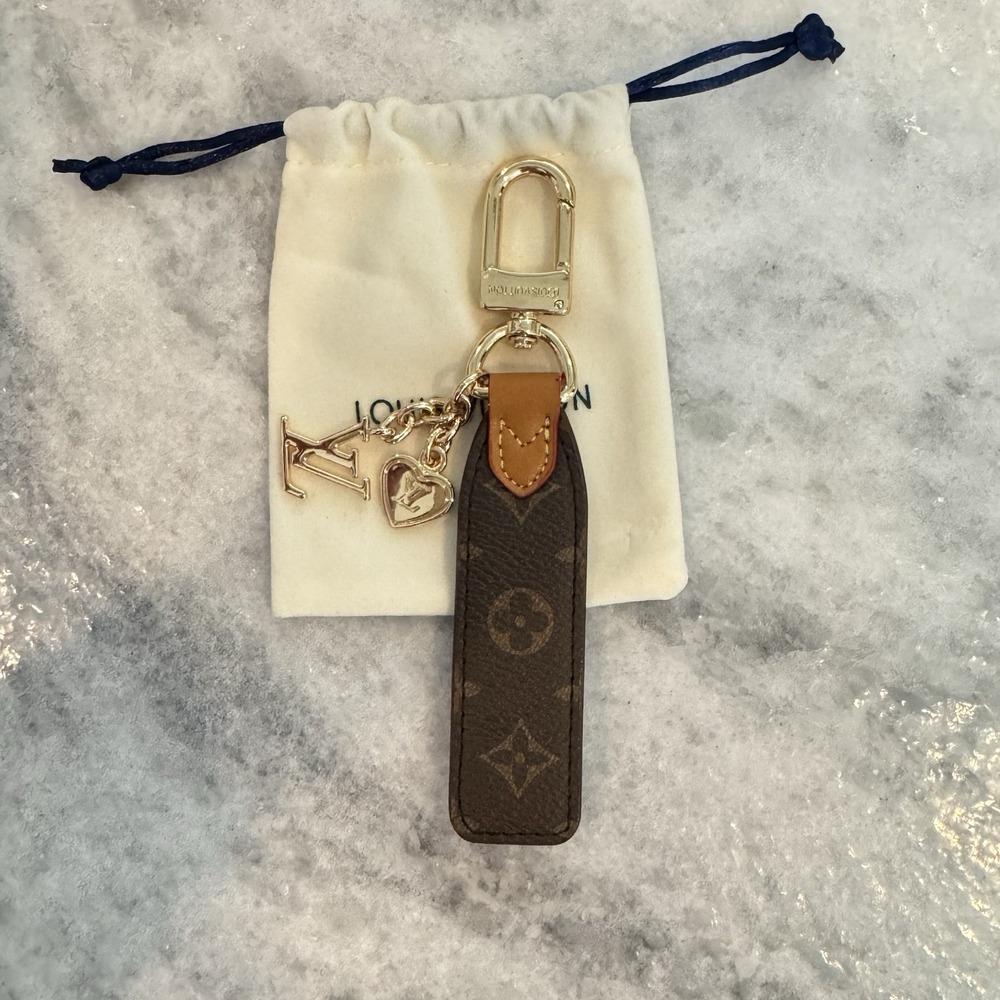 Louis Vuitton Monogram Key Chain LV Initials Heart Charm Gold Hardware - Picture 7 of 8